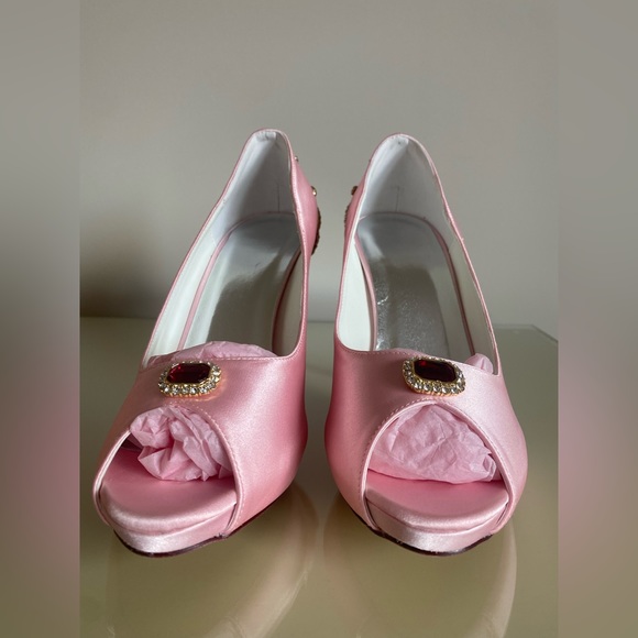 Custom Made pink Disney heals size 5 BNIB - Picture 8 of 10